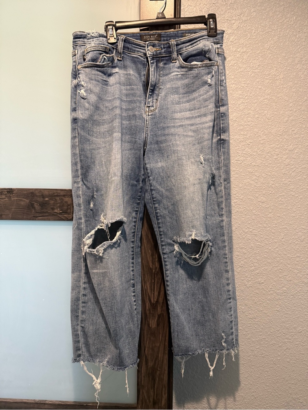 Judy Blue Wide Leg Jeans in Medium Blue Wash - Picture 3 of 3